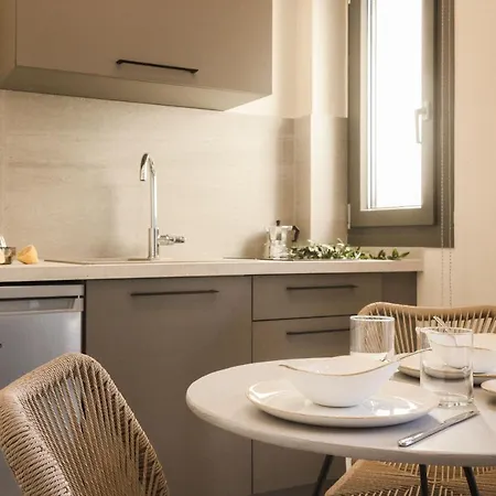 Krystalia's Luxury Studio1 *