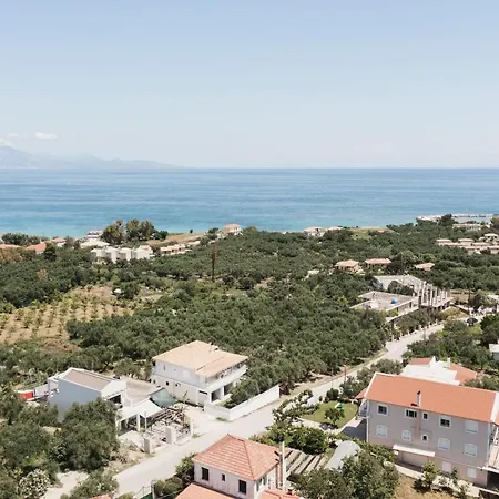 Krystalia's Luxury Studio1 *